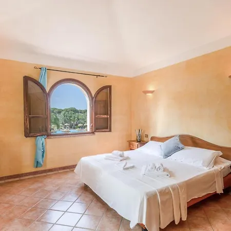 In With Swimming Pool In Santa Margherita Di Pula, 250 Meters From The Sea Апарт-отель