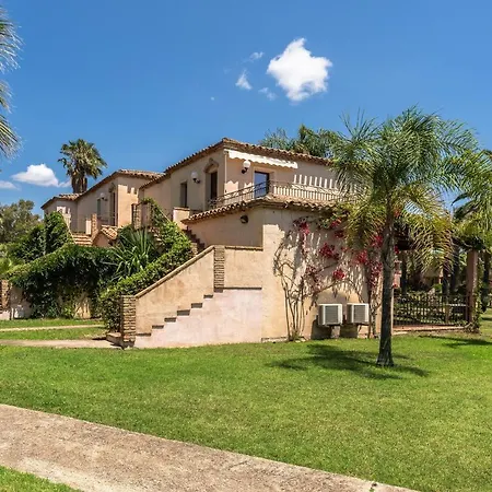 In With Swimming Pool In Santa Margherita Di Pula, 250 Meters From The Sea Пула