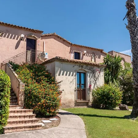 In With Swimming Pool In Santa Margherita Di Pula, 250 Meters From The Sea Apartahotel *