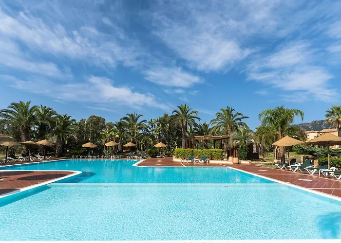 In With Swimming Pool In Santa Margherita Di Pula, 250 Meters From The Sea 4*