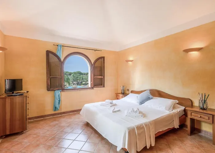 In With Swimming Pool In Santa Margherita Di Pula, 250 Meters From The Sea Апарт-отель
