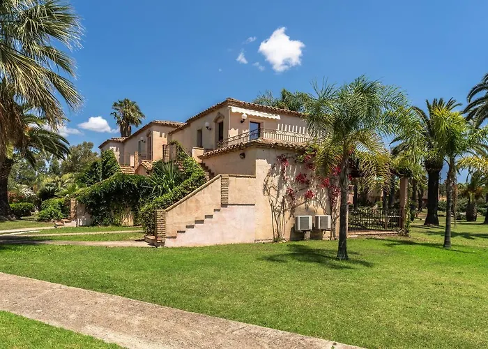 In With Swimming Pool In Santa Margherita Di Pula, 250 Meters From The Sea Pula